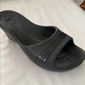 Croc wedges